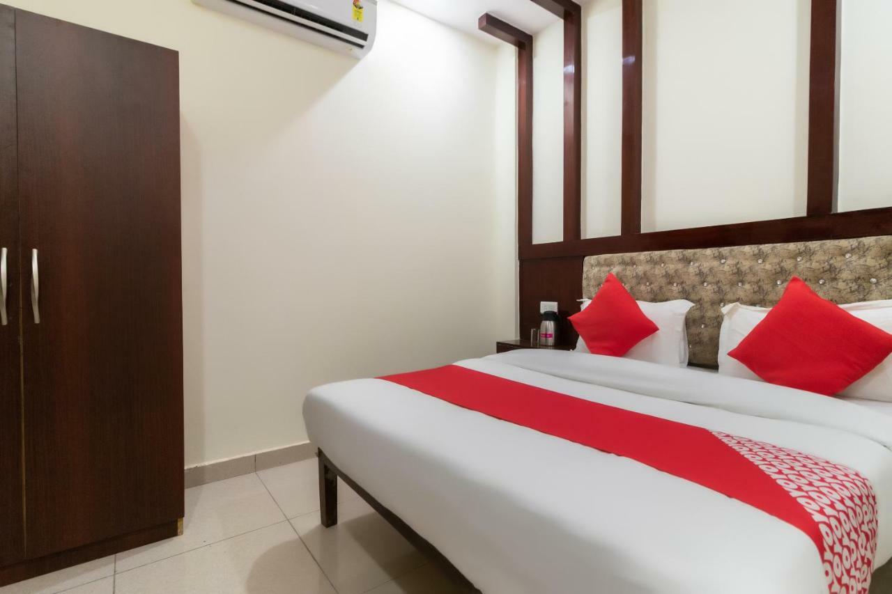 Hotel Oyo 48380 Satkar