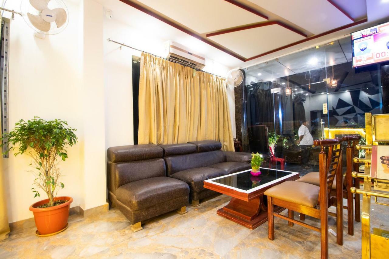 Oyo 48380 Satkar Hotel Varanasi