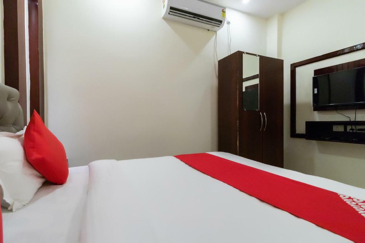 Oyo 48380 Satkar Hotel Varanasi